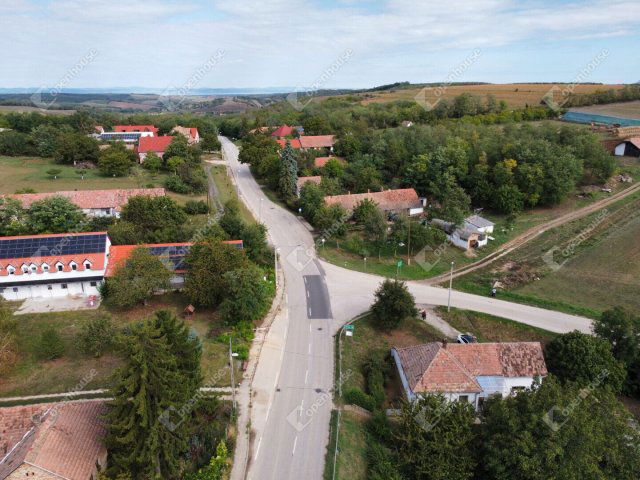 Eladó családi ház, Lullán 45 M Ft, 3 szobás