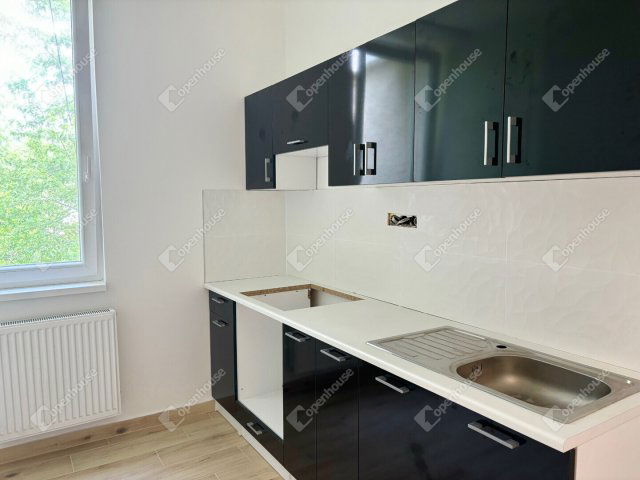 Eladó téglalakás, Tatabányán 38.99 M Ft, 2 szobás