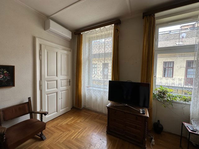 Eladó téglalakás, Budapesten, VI. kerületben 79.5 M Ft, 2 szobás