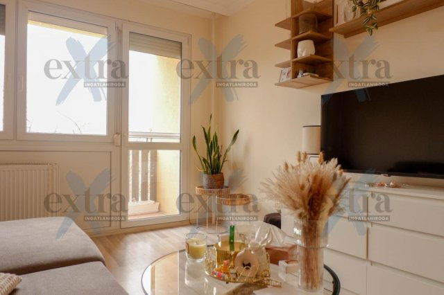 Eladó panellakás, Szegeden 54.9 M Ft, 2 szobás