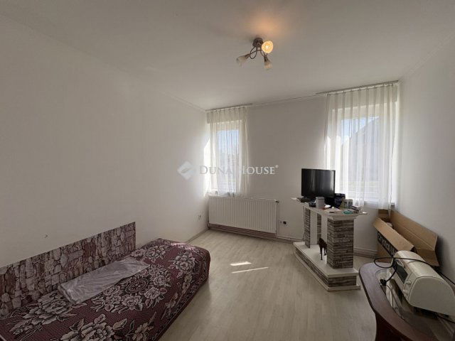 Eladó családi ház, Börcsön 49 M Ft, 4 szobás