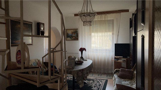 Eladó családi ház, Komáromban 45 M Ft, 3+2 szobás