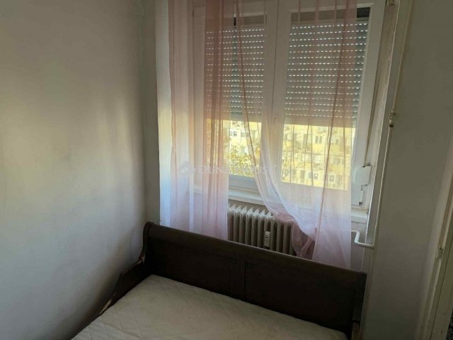 Eladó téglalakás, Pécsett 48 M Ft, 2 szobás