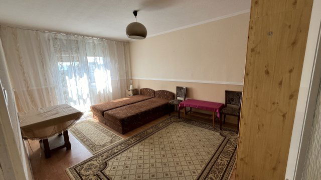 Eladó panellakás, Nyíregyházán 42 M Ft, 3 szobás