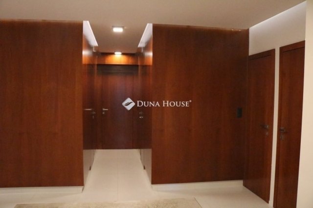 Eladó téglalakás, Budapesten, III. kerületben 326 M Ft, 4 szobás