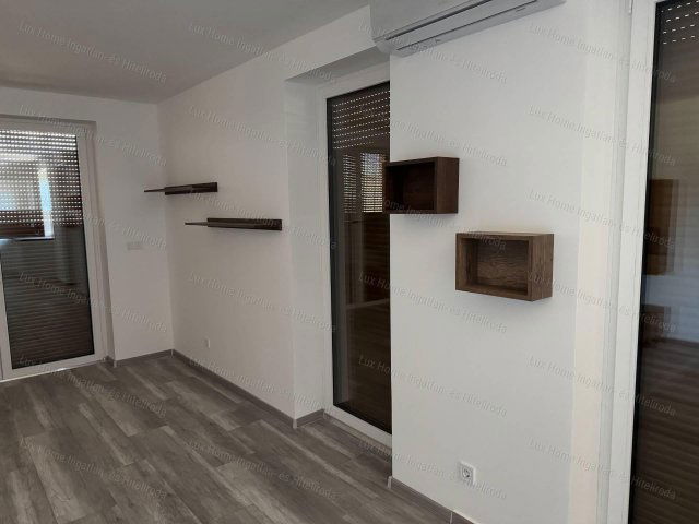 Kiadó ikerház, albérlet, Tarjánon 350 E Ft / hó, 3 szobás