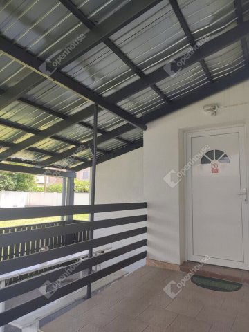 Eladó családi ház, Tatán 750 M Ft, 25 szobás