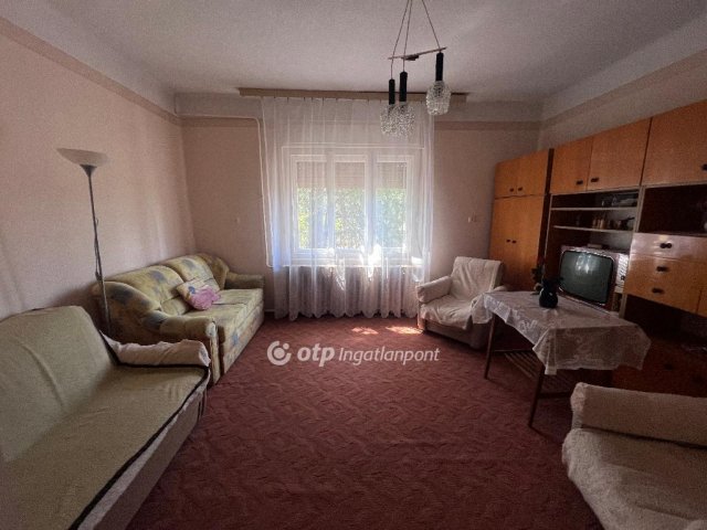 Eladó családi ház, Kiskörén 25 M Ft, 3 szobás