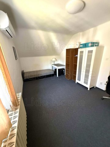 Eladó családi ház, Győrött 135 M Ft, 11 szobás