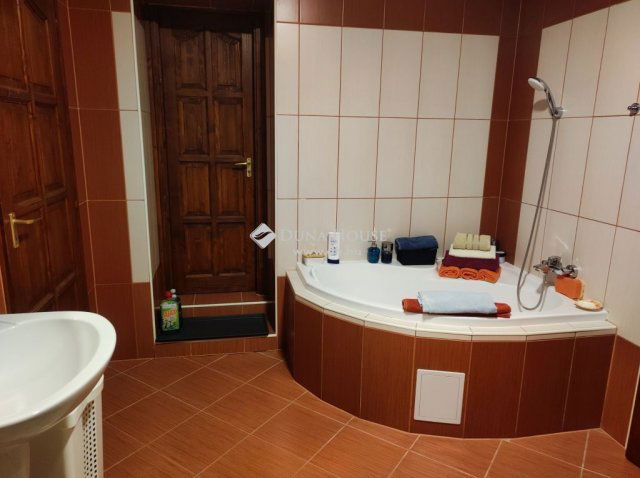 Eladó üzlethelyiség, Nagykátán 95 M Ft / költözzbe.hu