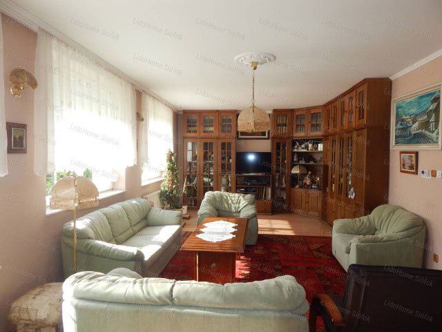 Eladó nyaraló, Siófokon 99.99 M Ft, 20 szobás