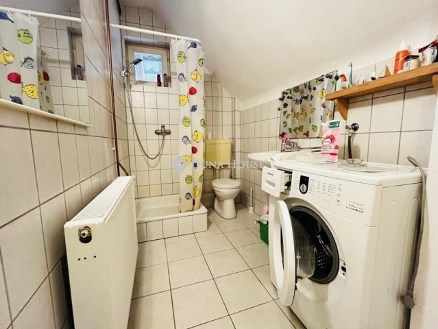 Eladó családi ház, Vecsésen 89 M Ft, 5 szobás