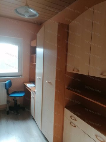 Eladó családi ház, Balatonszemesen 149.9 M Ft, 13 szobás