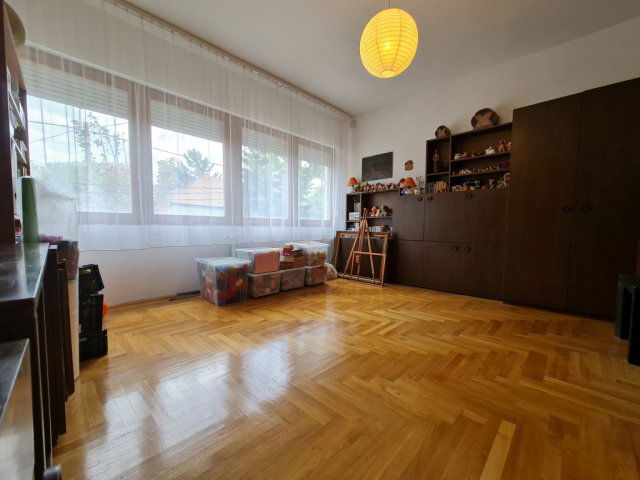 Eladó családi ház, Budapesten, XVI. kerületben, János utcában