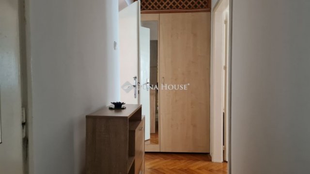 Kiadó téglalakás, albérlet, Pécsett 175 E Ft / hó, 2 szobás