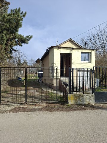 Eladó családi ház, Diósdon 36.9 M Ft, 2 szobás