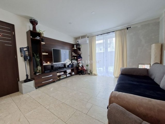 Eladó családi ház, Dunaharasztin 63.75 M Ft, 2 szobás