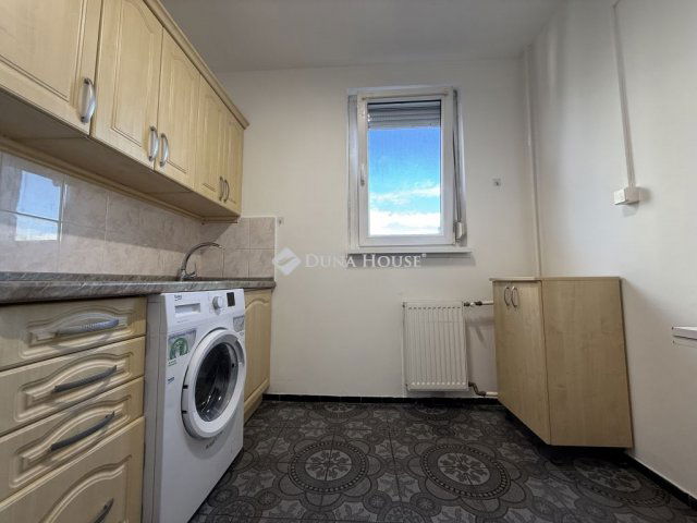 Eladó panellakás, Budapesten, III. kerületben 65.9 M Ft, 2 szobás