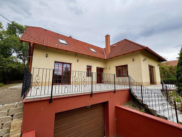 Eladó családi ház, Ürömön 229 M Ft, 5 szobás