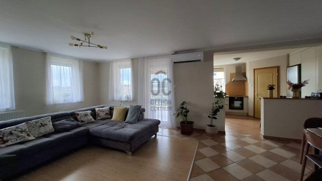 Eladó családi ház, Gencsapátiban 99 M Ft, 5 szobás