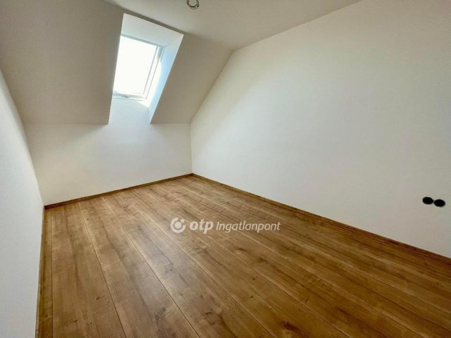 Eladó ikerház, Délegyházán 86 M Ft, 5 szobás