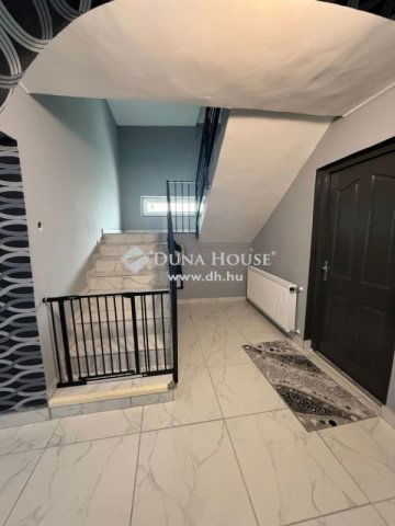 Eladó családi ház, Siklóson 50 M Ft, 5 szobás