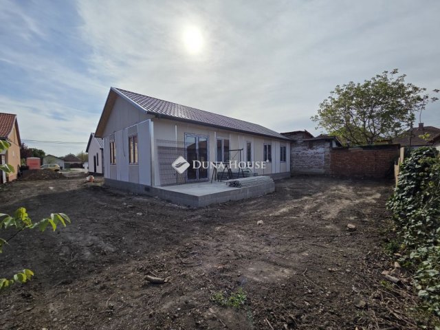 Eladó családi ház, Szolnokon 87 M Ft, 4 szobás