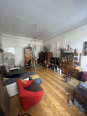 Eladó téglalakás, Budapesten, VI. kerületben, Paulay Ede utcában
