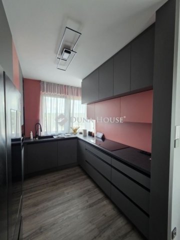 Eladó családi ház, Kerepesen 165 M Ft, 4 szobás