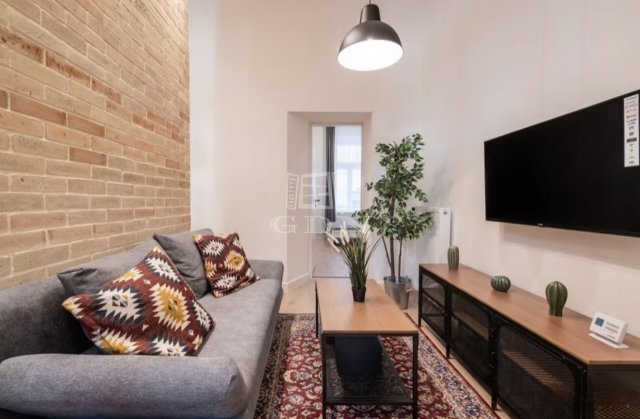 Eladó téglalakás, Budapesten, VI. kerületben 92 M Ft, 3 szobás