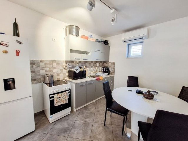 Eladó családi ház, Monoron 149 M Ft, 8 szobás