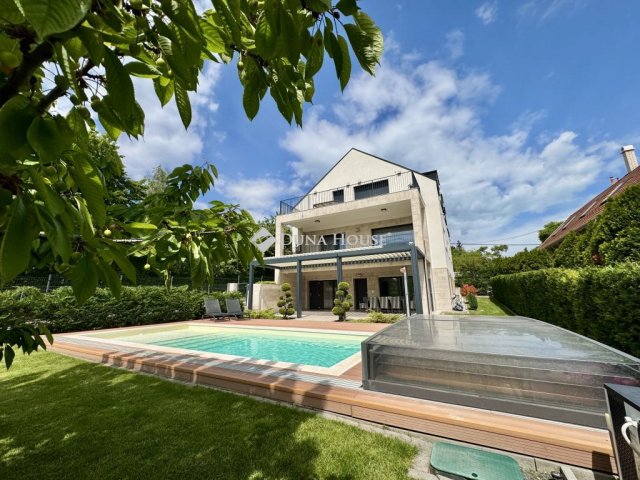 Eladó téglalakás, Balatonfüreden 320 M Ft, 4 szobás