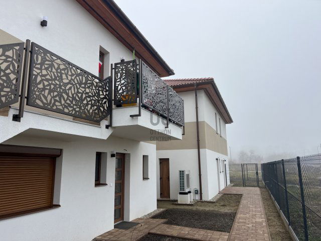 Eladó téglalakás, Balatonföldváron 79.9 M Ft, 3 szobás