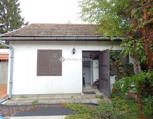 Eladó nyaraló, Siófokon 61.9 M Ft, 4 szobás