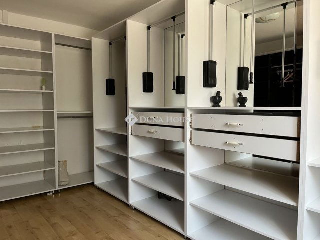 Eladó családi ház, Budapesten, XXI. kerületben 193 M Ft