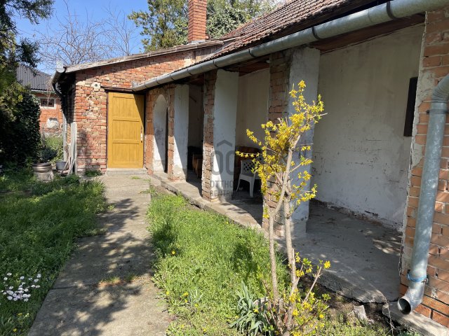 Eladó családi ház, Abonyban 13.9 M Ft, 2 szobás