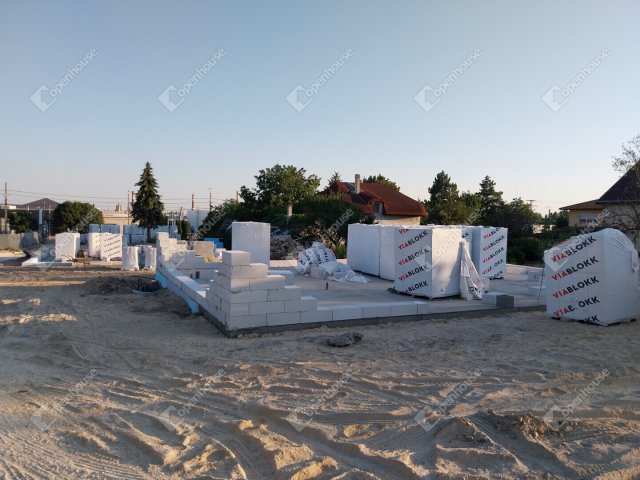 Eladó családi ház, Székesfehérvárott 111.5 M Ft, 4 szobás