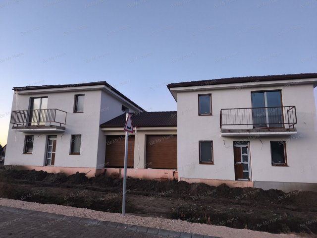 Eladó ikerház, Fóton 145.5 M Ft, 4+1 szobás