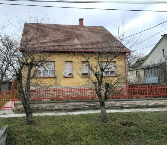 Eladó családi ház, Kapuváron 52.5 M Ft, 4 szobás
