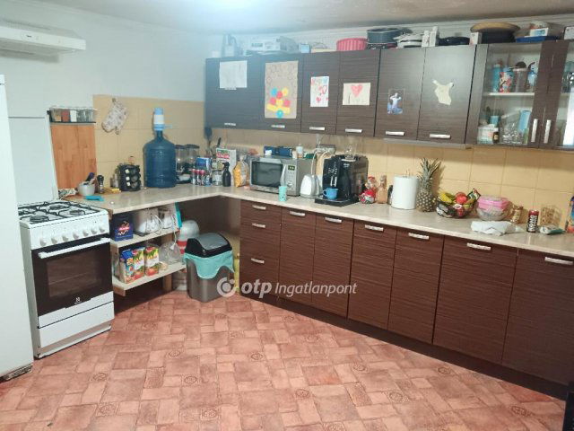 Eladó családi ház, Kisújszálláson 19.99 M Ft, 3+1 szobás