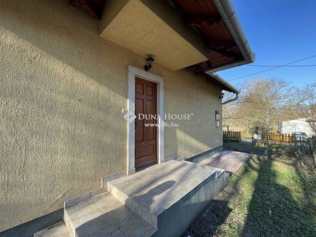Eladó családi ház, Tiszakürtön 13.9 M Ft, 1 szobás