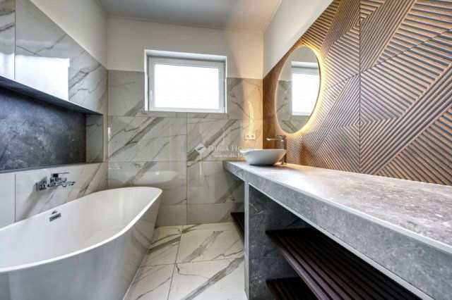 Eladó ikerház, Herceghalomon 199 M Ft, 5 szobás