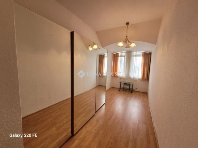 Eladó téglalakás, Vecsésen 80.4 M Ft, 4 szobás