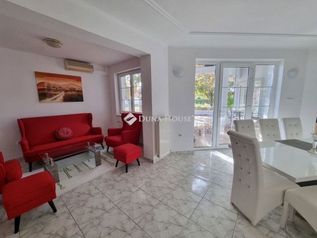 Eladó családi ház, Kápolnásnyéken 199 M Ft, 6 szobás