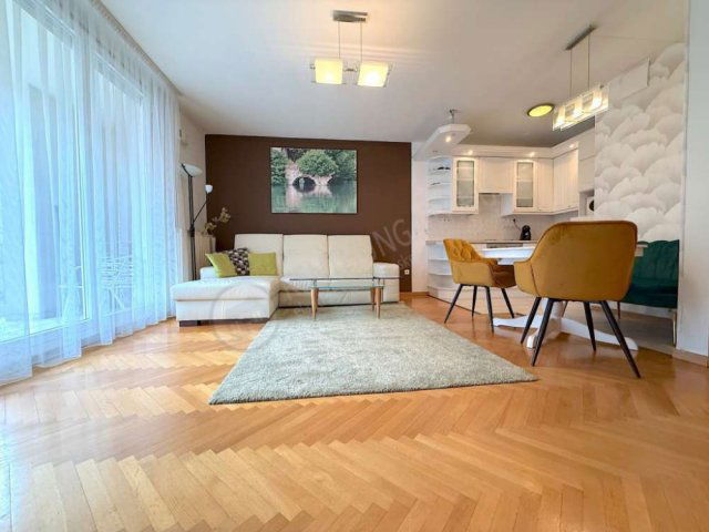 Kiadó téglalakás, albérlet, I. kerületben, Zsolt utcában