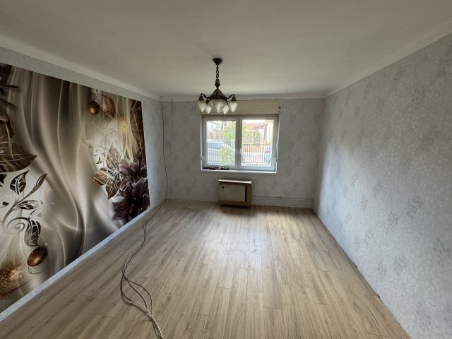 Eladó téglalakás, Veszprémben 60 M Ft, 2+1 szobás