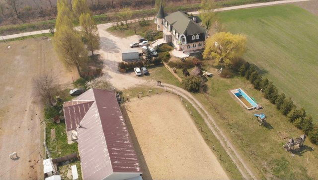 Eladó mezogazdasagi ingatlan, Tatán 190 M Ft, 11 szobás