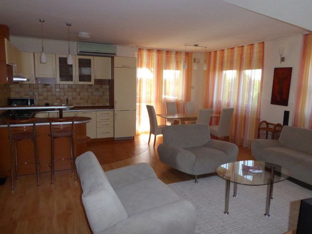 Eladó téglalakás, Tiszaújvárosban, Örösi úton 79.9 M Ft