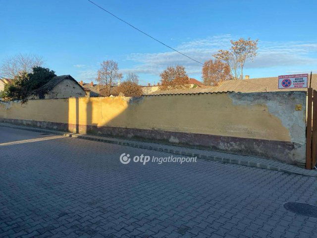 Eladó telek, Dunaföldváron 35 M Ft / költözzbe.hu