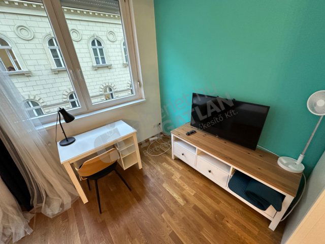 Kiadó téglalakás, albérlet, V. kerületben, Szerb utcában